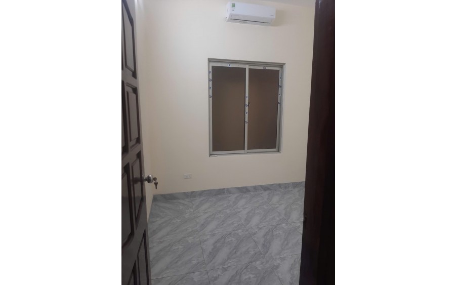 Cho thuê Ở NHÓM 6 NGƯỜI, VP, GĐ nhà ngõ 1 Bùi Xương Trạch, 4 tầng, 50m2, 4 ngủ, 15 Triệu